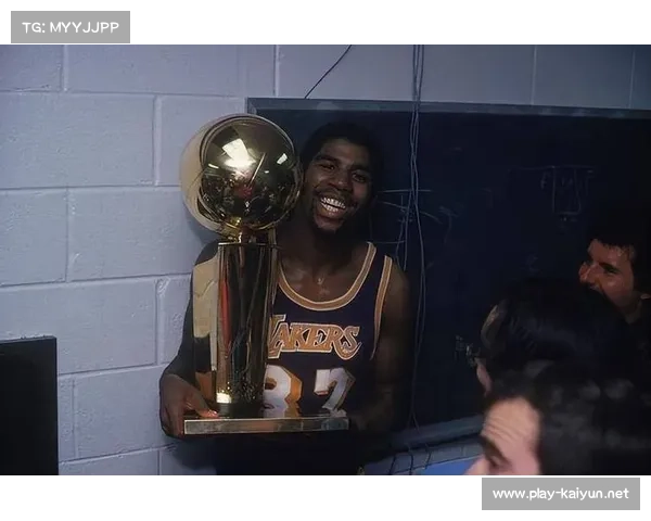 1991年NBA总决赛魔术师约翰逊精彩表现数据解析与双方对决回顾 1991年NBA总决赛魔术师约翰逊精彩表现数据解析与双方对决回顾